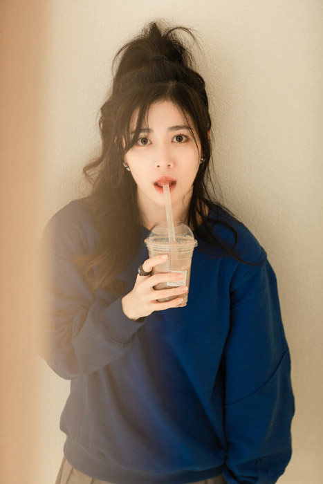 杨欣颖高马尾青春活力写真照