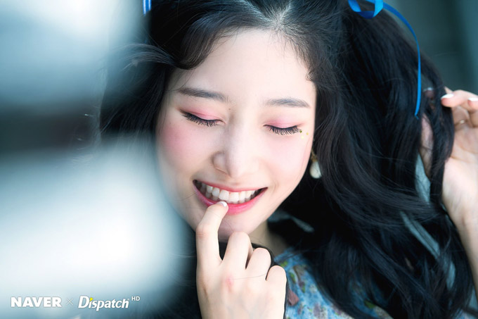 郑采妍甜美花仙子写真照片