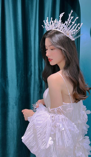 潘劭珺优雅高贵写真照片