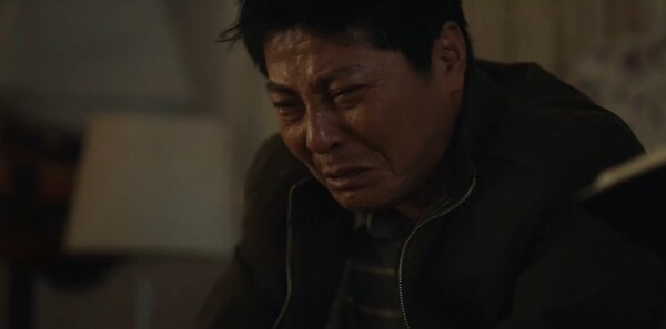 剥茧第11集剧照