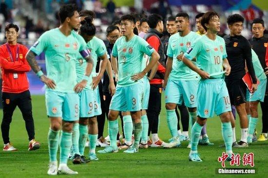 国足在亚洲杯上 图片来源:视觉中国
